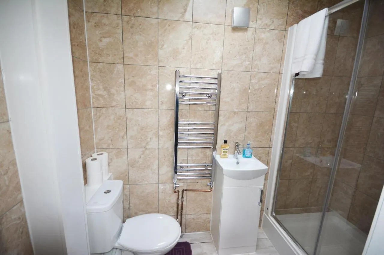Holiday home London Deluxe 6 Bedroom House Dagenham